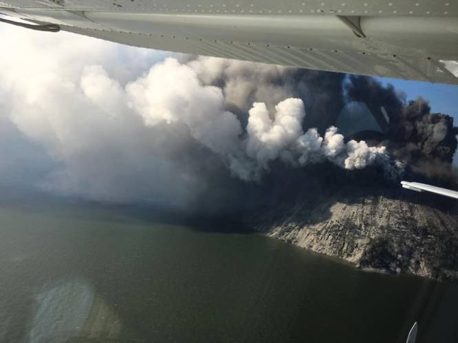 Eilandje bij Papoea-Nieuw-Guinea volledig geëvacueerd door vulkaanuitbarsting