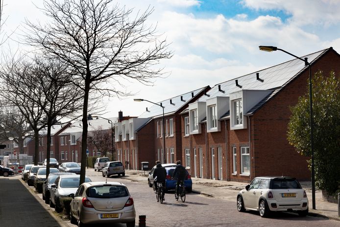 Nu de nieuwbouwwoningen aan de Michiel de Ruyterstraat in Waalre zijn opgeleverd, moet de straat ook worden aangepast.