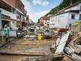 Een week na de watersnoodramp blijft de puinhoop enorm en zijn de vooruitzichten zonder elektriciteit, gas en voedingswinkels heel somber.