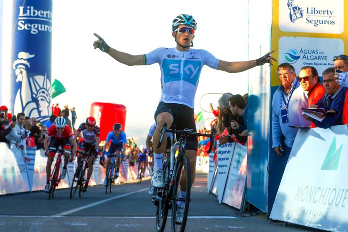 Kwiatkowski komt als eerste over de streep in Fóia.