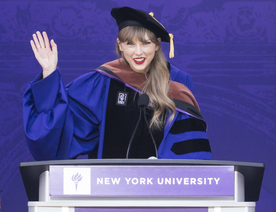 Taylor Swift avait déjà été honorée docteur honoris causa par l'université de New York (NYU, mai 2022)