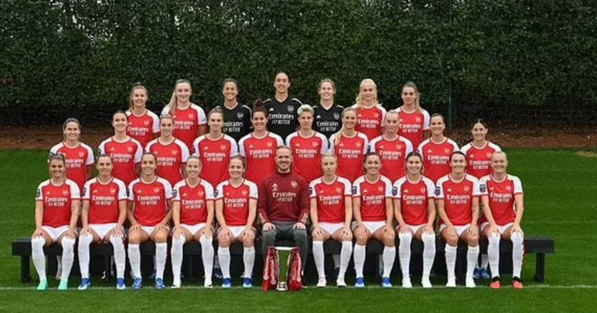 Arsenal responds to the official photo of its women’s team, which sparks disgruntled reactions  Premier League