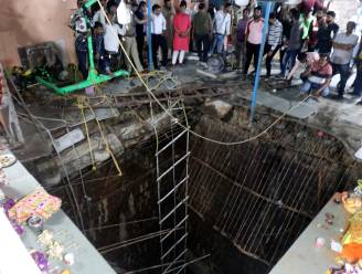 Vloer van Indiase tempel stort in: minstens dertien doden