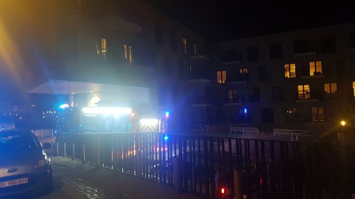 Wasmachine vat vuur in Hertog Jan-I straat