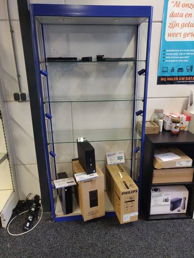 Computerzaak Cuijk volledig leeggeroofd