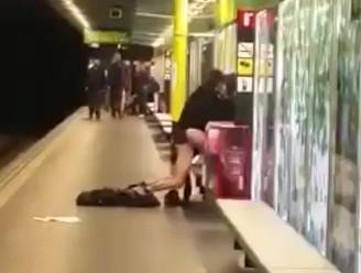Echt of niet? Koppel heeft seks op perron