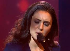 Karsu ontroert met lied op nationale actiedag