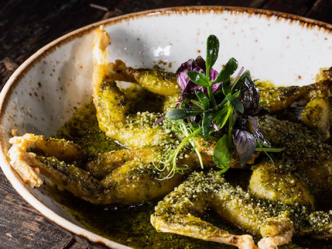 Waar eet ... VTM-sportanker Lies Vandenberghe? "Ik ben het gelukkigst met een pak friet met stoofvleessaus van hier"