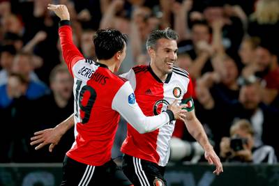 Van Persie: Derde plaats niet echt felicitatie waard, maar maximaal haalbare