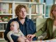 Spastische moeders en zwakhoofdige vaders maken de dienst uit in bekrompen Netflix-film Oei Ik Groei