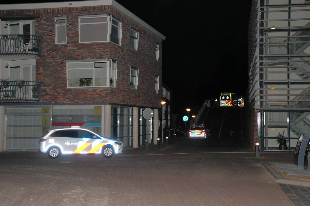Politie en ambulances ter plaatse na steekpartij in Oost-Souburg