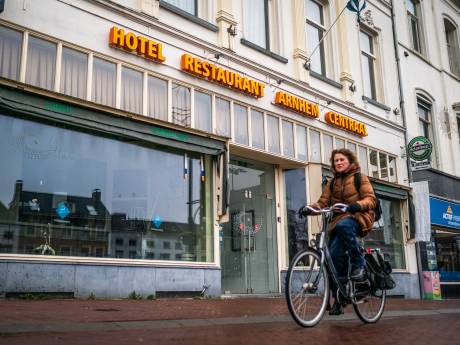 Na jaren (noodgedwongen) leegstand gaat voormalig Hotel Arnhem Centraal weer open