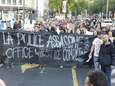 "Theo assassin!": honderden mensen eisen ontslag van Francken en Jambon na dood van peuter Mawda