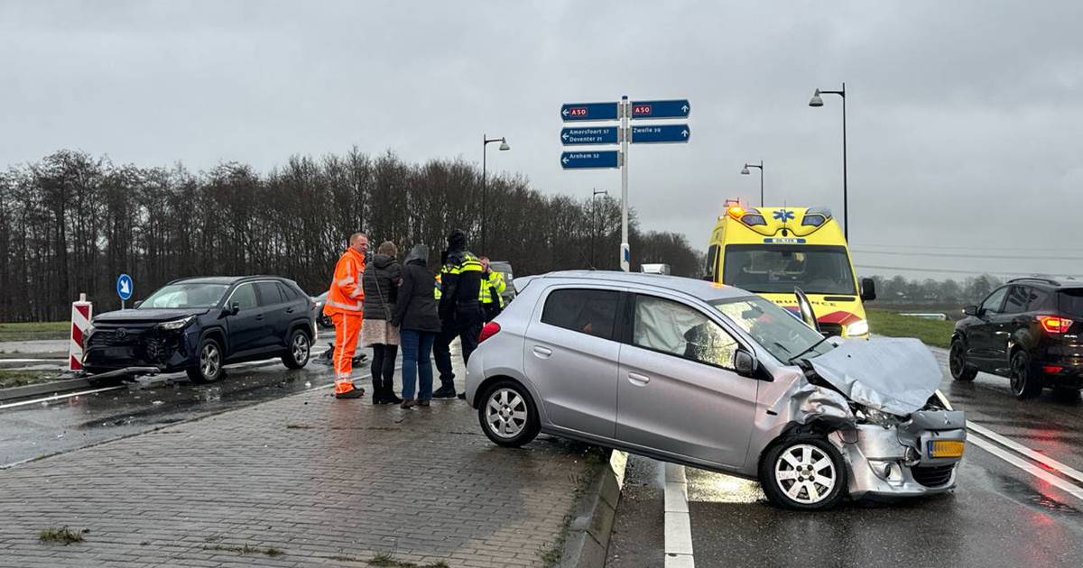 Ongeval bij GelreDome zorgt voor drukke ochtendspits in en om Arnhem: verkeer in stad zit weer vast.