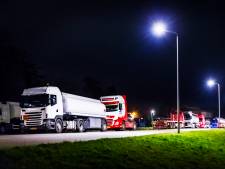 Voorlopig nog geen einde aan truckcamping op Lindtsedijk