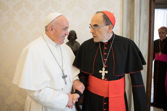 De paus en kardinaal Philippe Barbarin.