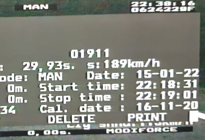 Een snelheidsduivel op de A28 werd zaterdagavond van de weg gehaald toen hij met bijna 200 km/u over de snelweg scheurde.