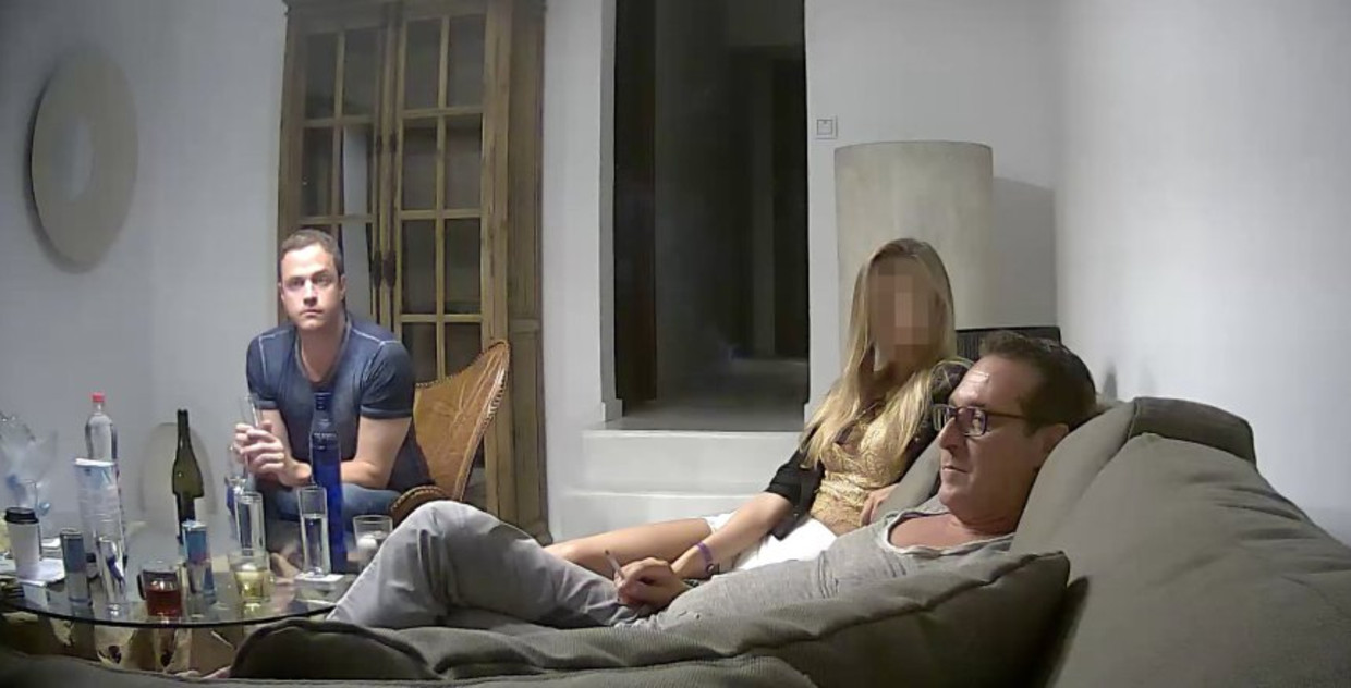 Een video met onder meer Heinz-Christian Strache (r.) nekt de Oostenrijkse coalitie. Beeld der spiegel