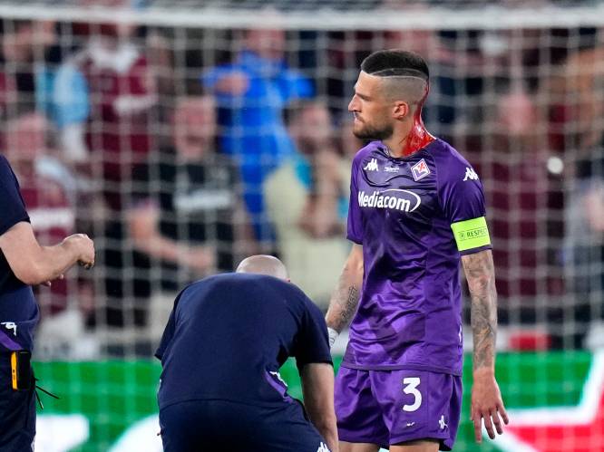 Fiorentina-speler loopt hoofdwond op door uit publiek gegooid voorwerp: ‘Hoop dat iemand zijn werk doet’