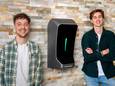 De Utrechtse broers Roel (29, links) en Maurice (23) van der Ende ontwikkelden een thuisbatterij, die zonne-energie opslaat, zodat huishoudens het dag en nacht kunnen gebruiken.