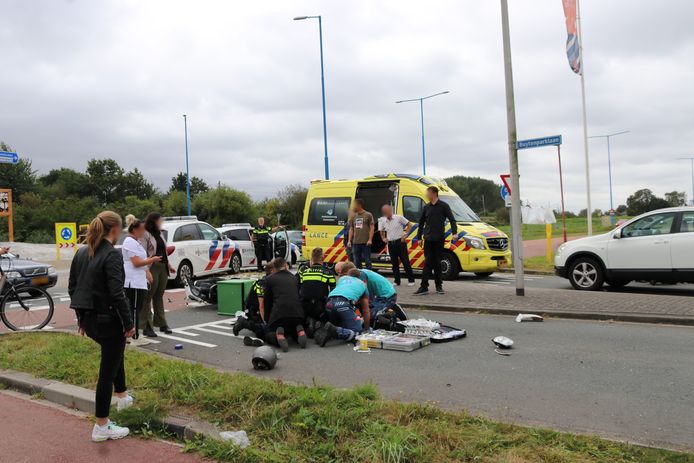 Ook het Mobiel Medisch Team is opgeroepen om het slachtoffer bij te staan.