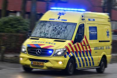 Man (43) in berm beland bij afrit Standdaarbuiten