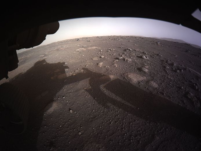 De eerste kleurenfoto in high resolution van Mars.