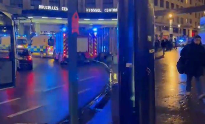 De hulpdiensten kwamen massaal ter plaatse na een persoonsongeval in het station Brussel-Centraal woensdagavond