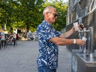IN BEELD. Vernevelaars en gratis water verfrissen bezoekers Lokerse Feesten