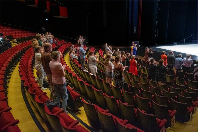 Een mondjesmaat gevulde zaal van het Parktheater in juli dit jaar.