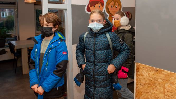 Voor het eerst een mondkapje op in groep 6: ‘Ik zei nog dat ik ‘m niet moest vergeten. Nou ligt-ie toch thuis...’