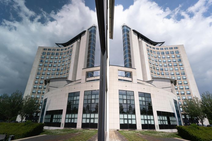 Het OHRA-gebouw ofwel het Ooievaarsnet in Arnhem-Zuid.