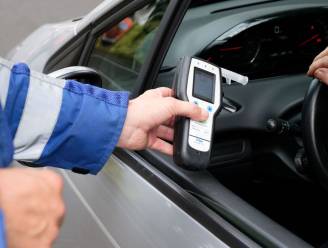 Dronken vrouw al spookrijdend op N36: “Te veel gedronken nadat ze de brokken trachtte te lijmen tussen haar zoon en diens vriendin”