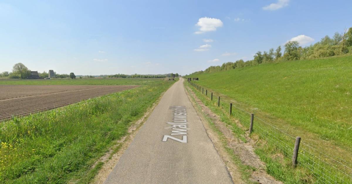 Automobilist rijdt door na botsing met wielrenster: ‘Hij reed ons met een idiote snelheid voorbij’