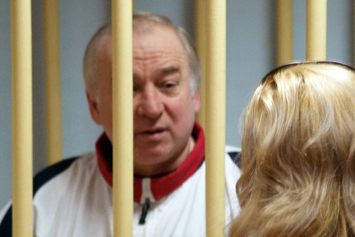 De aanslag met zenuwgas op Sergej Skripal (66) op zondag 4 maart vond plaats in Salisbury. Skripal en zijn dochter Yulia (33) werden daar toen bewusteloos op een bank aangetroffen.