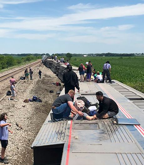 Doden en tientallen gewonden na botsing tussen trein en vuilniswagen in VS