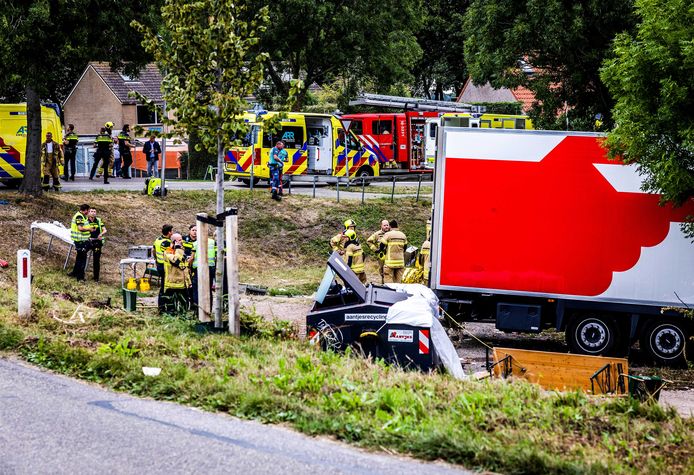 Hulpverlening op de plek van het ongeluk.