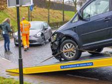 Auto’s knallen op elkaar in beruchte bocht in Amersfoort