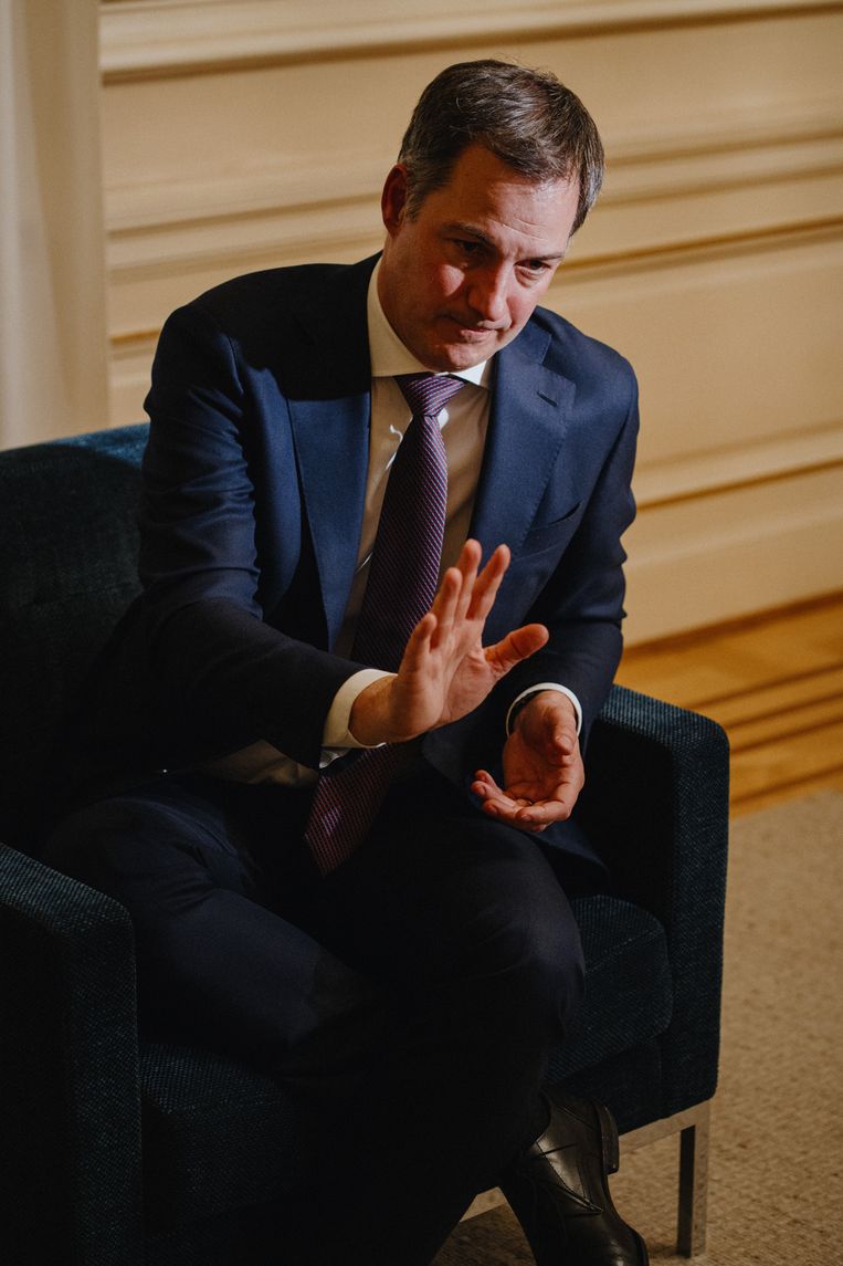 De Croo: 'Die maximumfactuur moet Engie nú betalen. In plaats van tien vogels in de lucht heb ik er liever één in de hand.' Beeld Wouter Van Vooren