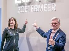 7,5 jaar burgemeester Aptroot in memorabele momenten: granaten voor de deur en bruidsparen lief feliciteren