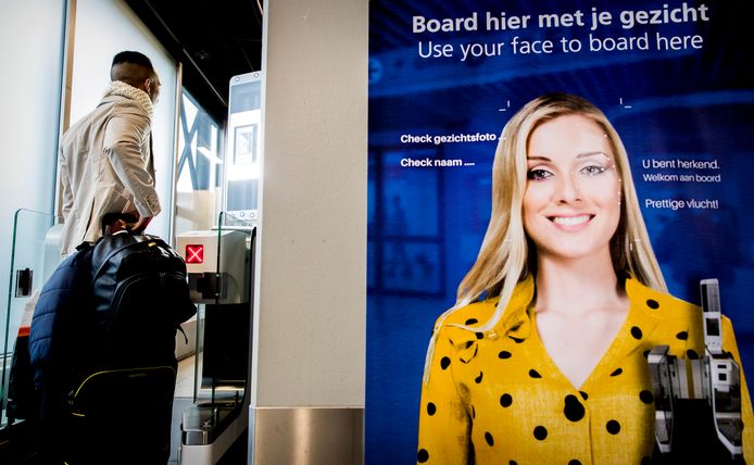 Biometrisch boarden op Schiphol.