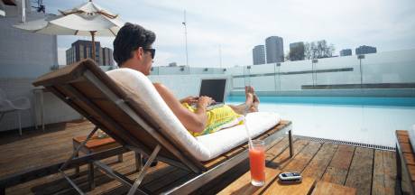 Bekentenis van een vakantiedoorwerker: ‘Nu echt eens zónder laptop aan het ontbijtbuffet’