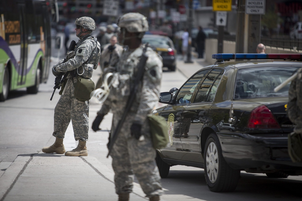 De Nationale Garde is te hulp geroepen om de situatie in Baltimore rustig te houden. Beeld epa