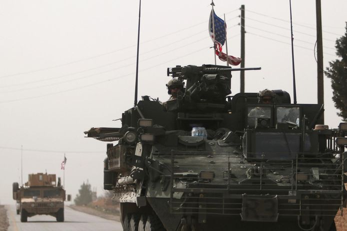 Amerikaanse troepen vlak bij de Syrische stad Manbij.