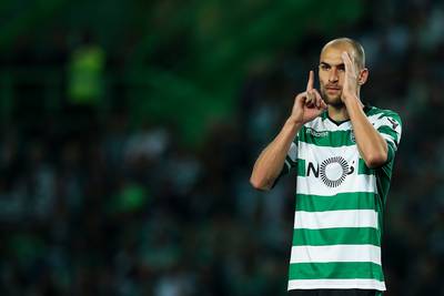Bas Dost emotioneel na laffe aanval: 'Ongelooflijk'