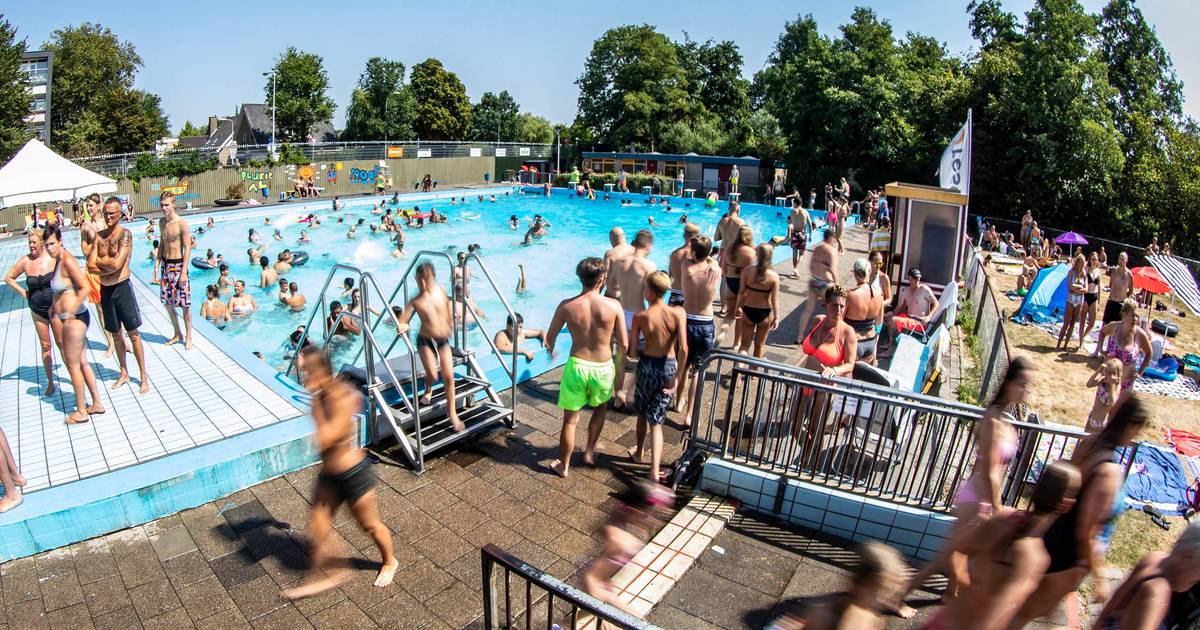 Zwembad De Waterman Weer Open Maar Water Nog Te Koud Om Te Zwemmen Westland Ad Nl