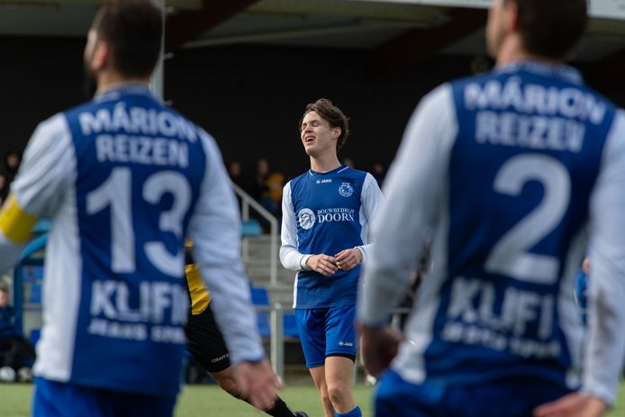 SC Emmeloord heeft een jonge en talentvolle spelersgroep, maar nog geen hoofdtrainer.