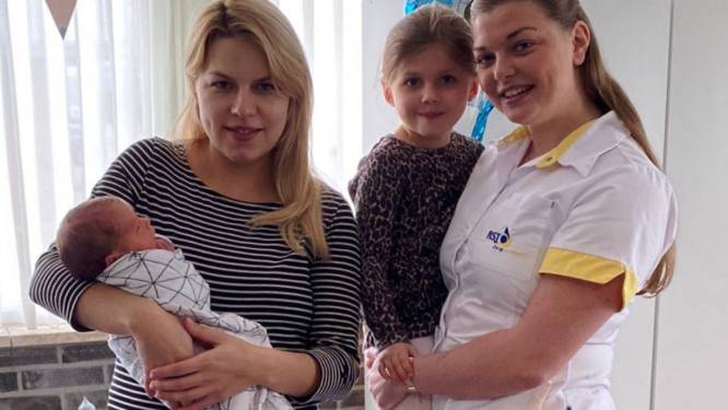 Anne-Jet uit Genemuiden kraamt ineens bij een gevluchte Oekraïense moeder