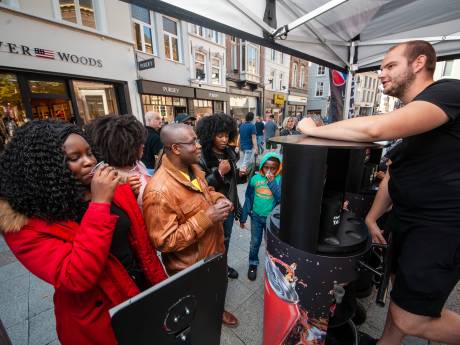Gratis weggeven van proefartikelen? Den Bosch wil niet strenger zijn