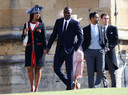 Model Sabrina Dhowre (links) en acteur Idris Elba (vooraan rechts) stonden ook op de gastenlijst van de ceremonie.